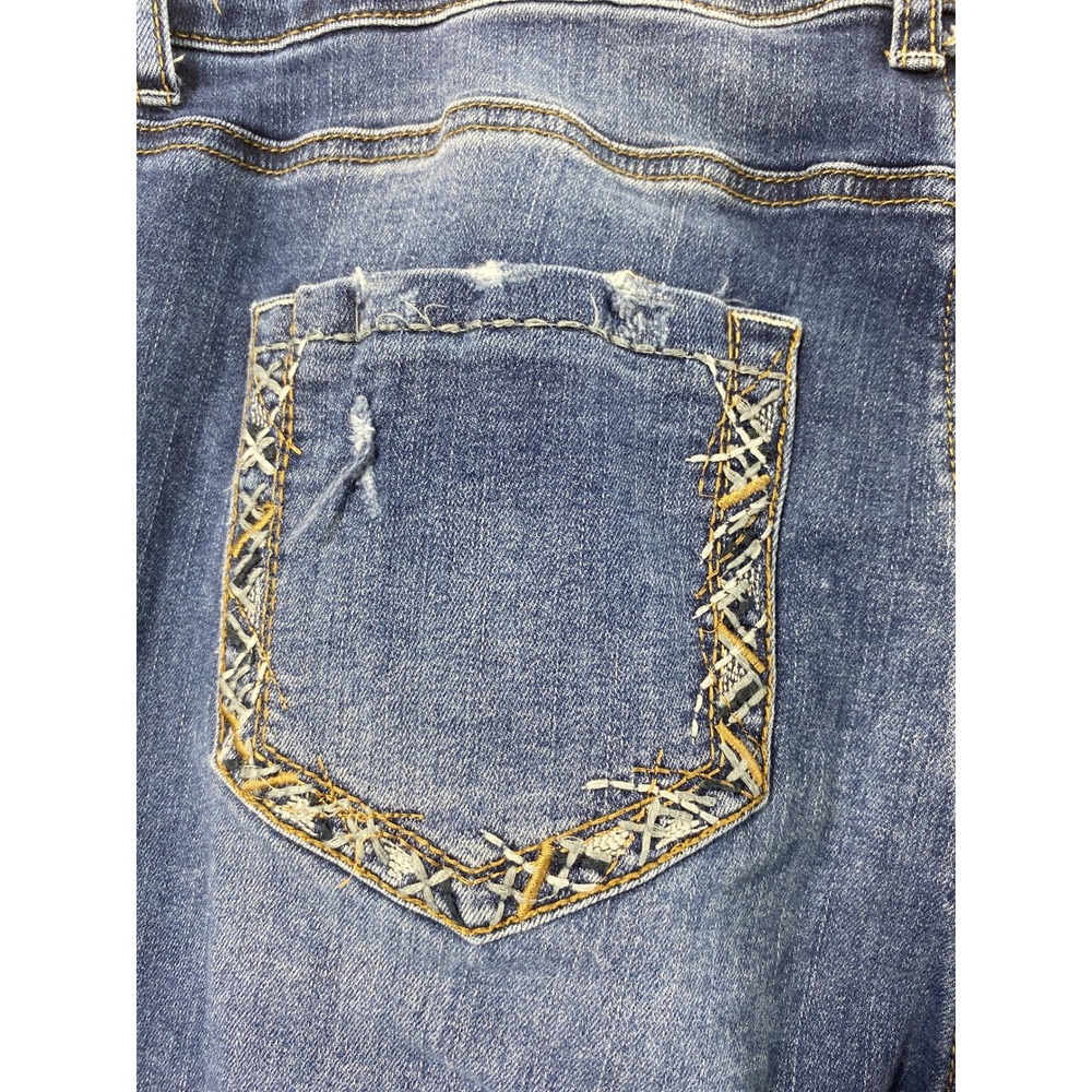 Maurices Cropped Jeans Women Sz 18 Distress Destroyed Denim Raw Hem Embroidered - Picture 4 of 13